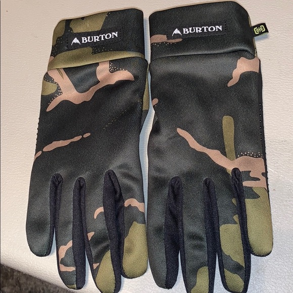 Burton Other - Burton Men’s Camo All Season Liner Gloves